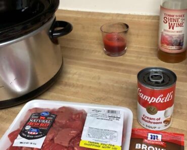 Slow Cooker Smothered Beef Tips