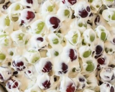 Creamy Grape Salad with Brown Sugar and Pecans