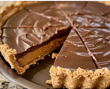 Giant Reese’s Peanut Butter Cup Pie