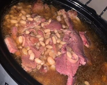Slow Cooker White Beans and Ham